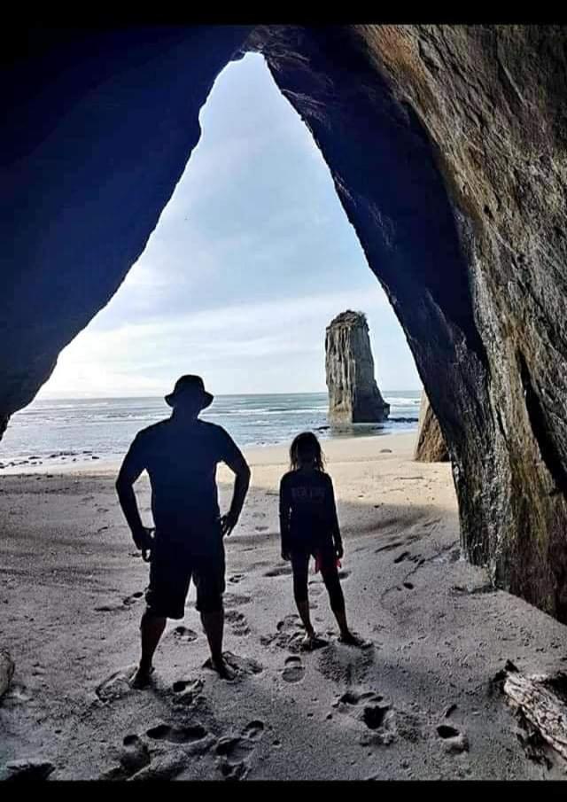 The Hole In The Rock Yurt Hotel Cape Foulwind Eksteriør billede